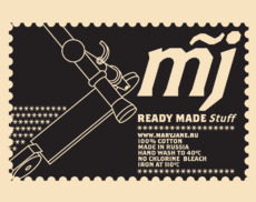 Стилизованный автомат Калашникова с логотипом MJ и надписями READY MADE Stuff - Купить футболки победителей, Новинки, страница 89 