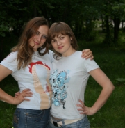 Веселая композиция с мягкими игрушками МАФИЯ на стопке  - фотографии футболок
