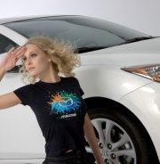 Агрессивный шлем с крыльями Mazda дух драйва  - фотографии футболок