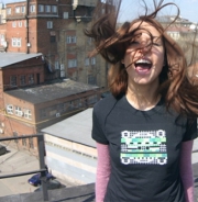 Графическая композиция цифрового сбоя с надписью Мэри-Джейн  - фотографии футболок