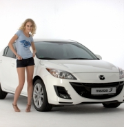 Агрессивный шлем с крыльями Mazda дух драйва  - фотографии футболок